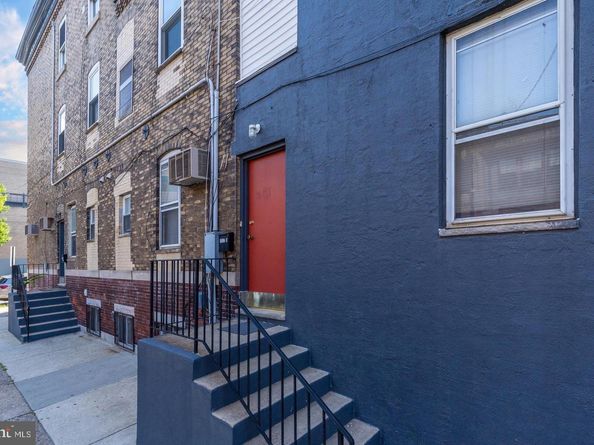 1327 Snyder Avenue, Philadelphia PA 19148