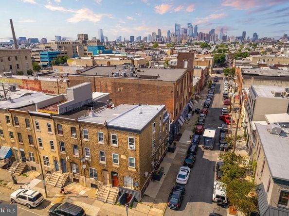 1327 Snyder Avenue, Philadelphia PA 19148