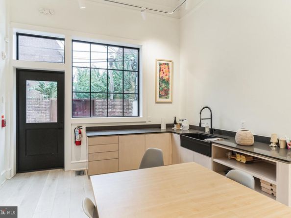 1108 Pine Street, Philadelphia PA 19107