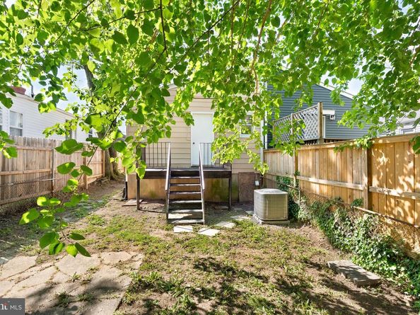 28 E Reed Avenue, Alexandria VA 22305