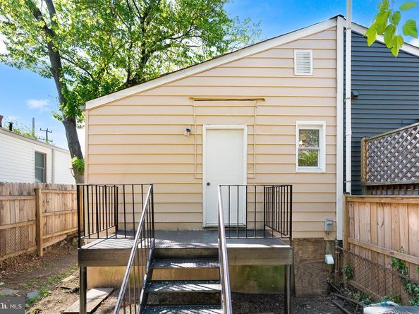 28 E Reed Avenue, Alexandria VA 22305