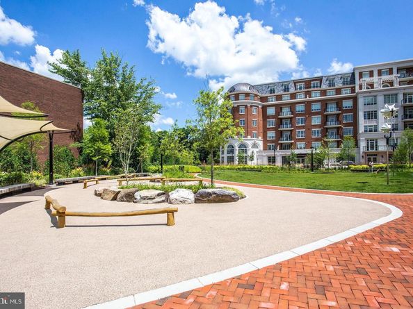 6900 Fleetwood Road 322, Mclean VA 22101