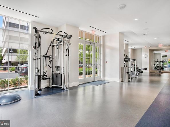 6900 Fleetwood Road 322, Mclean VA 22101