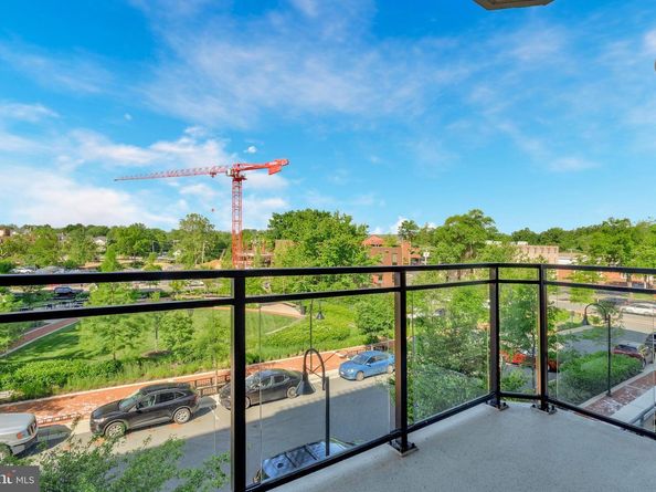 6900 Fleetwood Road 322, Mclean VA 22101