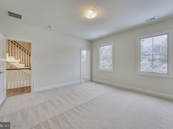 309 Park Street NE, Vienna VA 22180