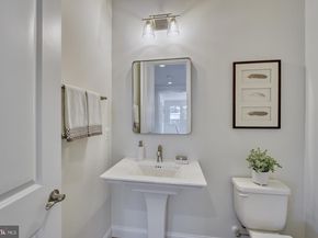 309 Park Street NE, Vienna VA 22180