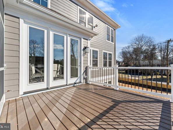 309 Park Street NE, Vienna VA 22180