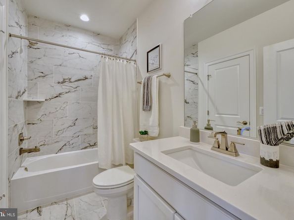 309 Park Street NE, Vienna VA 22180