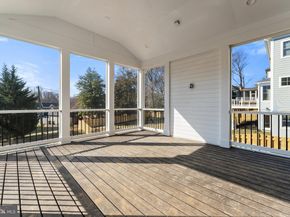 309 Park Street NE, Vienna VA 22180