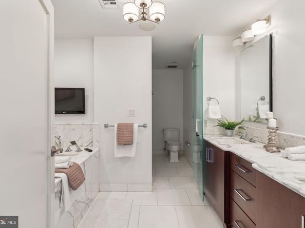 202 W Rittenhouse Square 3203, Philadelphia PA 19103