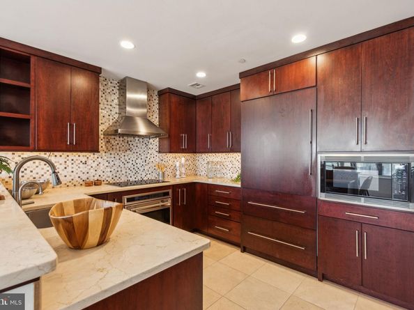 202 W Rittenhouse Square 3203, Philadelphia PA 19103