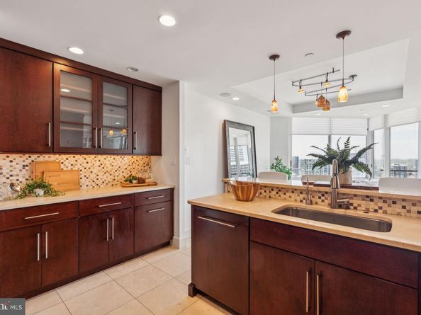 202 W Rittenhouse Square 3203, Philadelphia PA 19103
