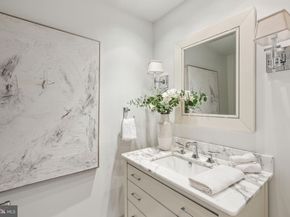 202 W Rittenhouse Square 3203, Philadelphia PA 19103