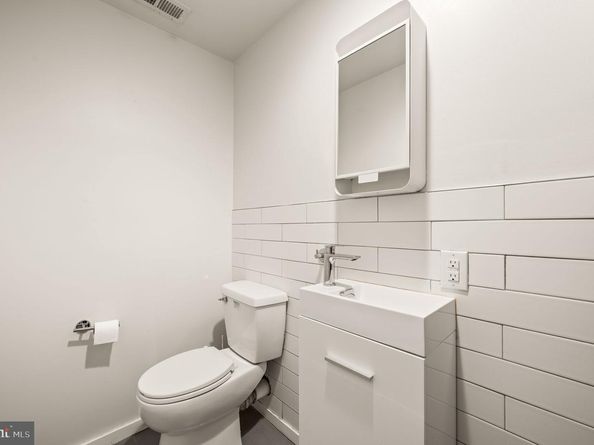 529 W Jefferson Street, Philadelphia PA 19122
