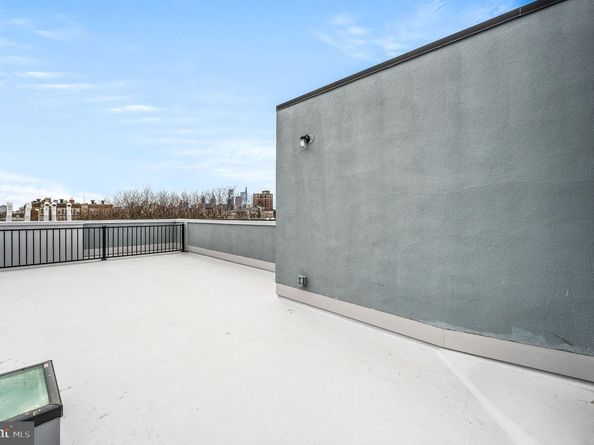 529 W Jefferson Street, Philadelphia PA 19122