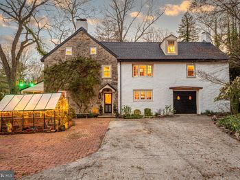1 E Brookhaven Road