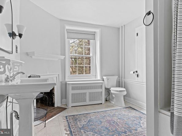 1 E Brookhaven Road, Wallingford PA 19086