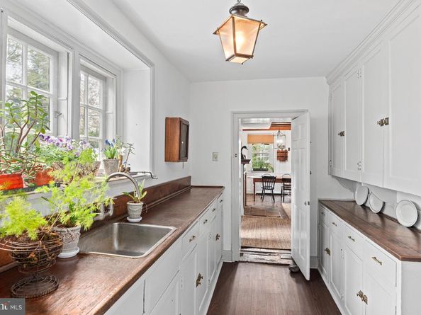1 E Brookhaven Road, Wallingford PA 19086