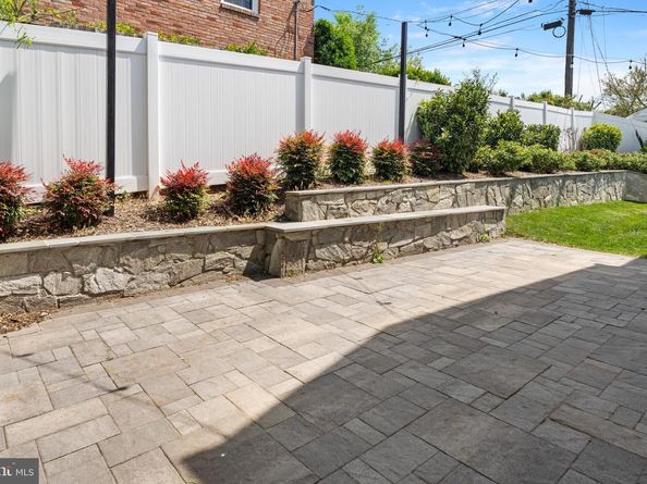 4950 34TH Street N, Arlington VA 22207