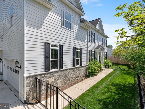 4950 34TH Street N, Arlington VA 22207