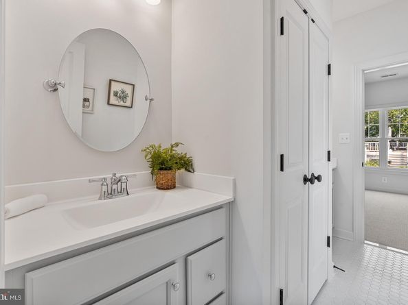 4950 34TH Street N, Arlington VA 22207