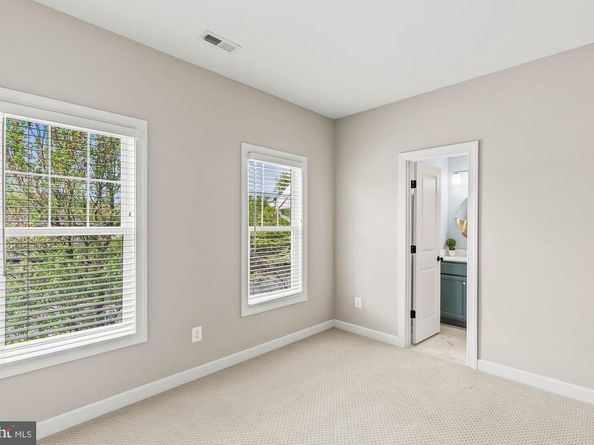 4950 34TH Street N, Arlington VA 22207