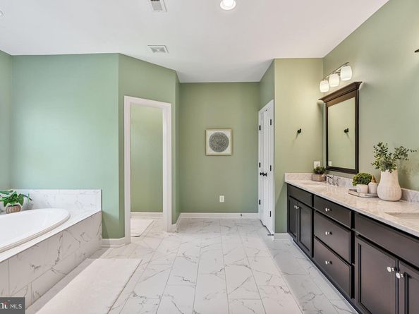 4950 34TH Street N, Arlington VA 22207