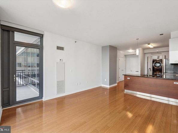 2101 Market Street 1408, Philadelphia PA 19103
