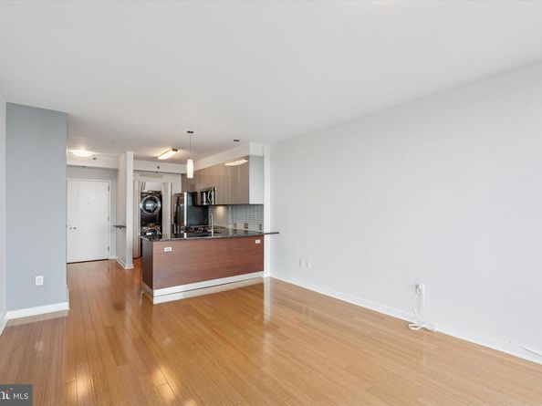 2101 Market Street 1408, Philadelphia PA 19103
