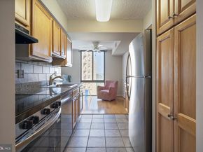4500 S Four Mile Run Drive 816, Arlington VA 22204