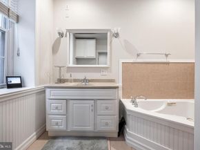 237 N Bread Street 2, Philadelphia PA 19106