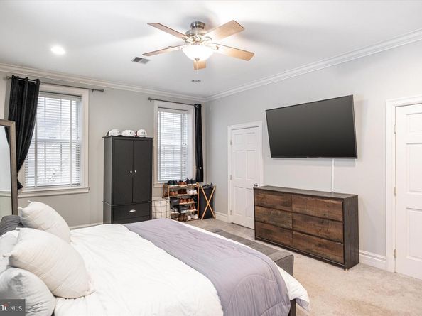 237 N Bread Street 2, Philadelphia PA 19106