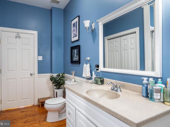 237 N Bread Street 2, Philadelphia PA 19106