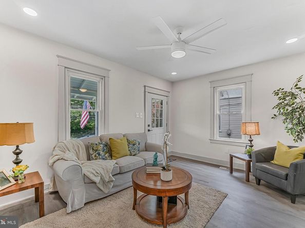 564 9TH Avenue, Prospect Park PA 19076