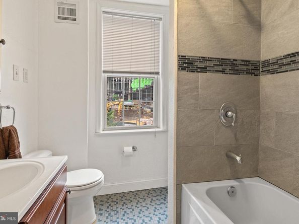 2714 South Street, Philadelphia PA 19146