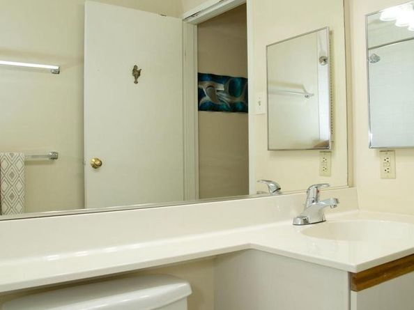 2429 Locust Street 215, Philadelphia PA 19103