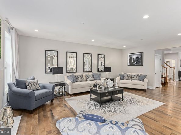 4871 E Blossom Drive, Doylestown PA 18902