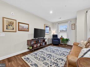 21630 Hawksbill High Circle 204, Sterling VA 20164