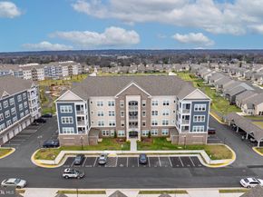 21630 Hawksbill High Circle 204, Sterling VA 20164