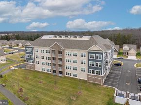 21630 Hawksbill High Circle 204, Sterling VA 20164