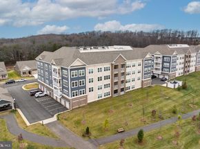 21630 Hawksbill High Circle 204, Sterling VA 20164