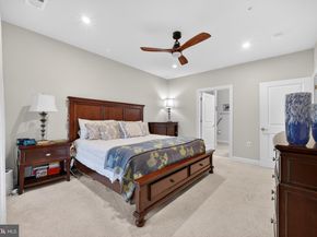 21630 Hawksbill High Circle 204, Sterling VA 20164