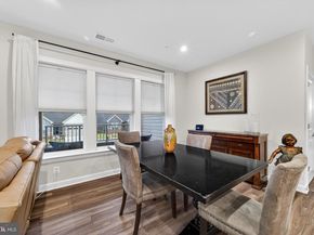 21630 Hawksbill High Circle 204, Sterling VA 20164