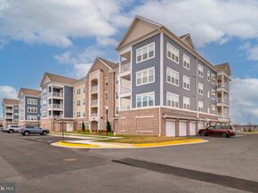 21630 Hawksbill High Circle 204, Sterling VA 20164