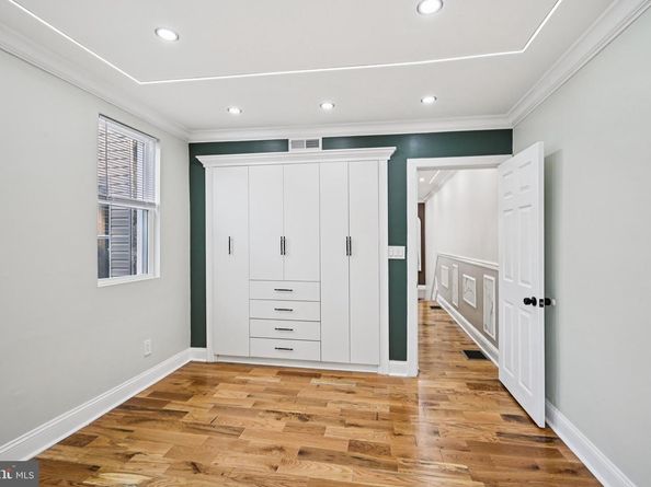 5914 Springfield Avenue, Philadelphia PA 19143