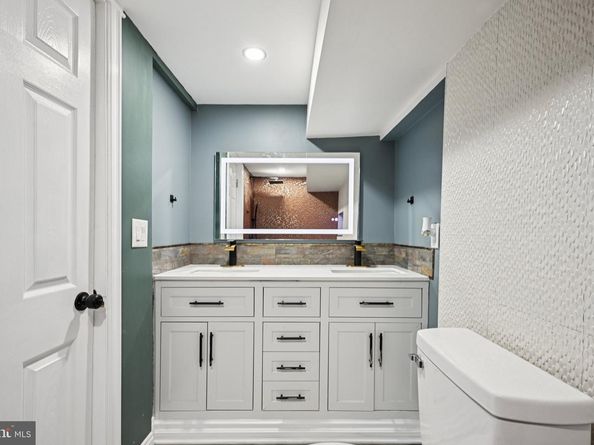 5914 Springfield Avenue, Philadelphia PA 19143