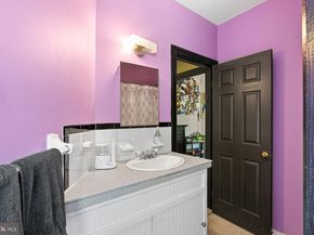 239 Race Street, Philadelphia PA 19106