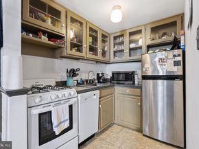 239 Race Street, Philadelphia PA 19106