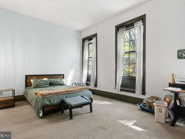 239 Race Street, Philadelphia PA 19106