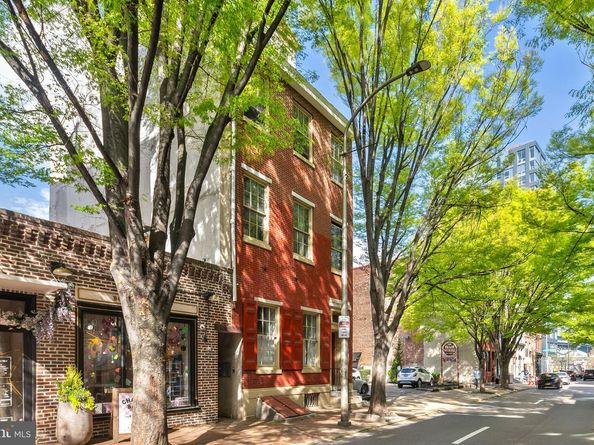 239 Race Street, Philadelphia PA 19106